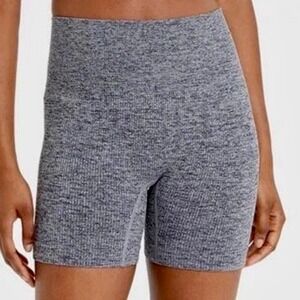 NEW- WOMEN'S BIKE SHORTS SIZE XS Gray Colsie - Target